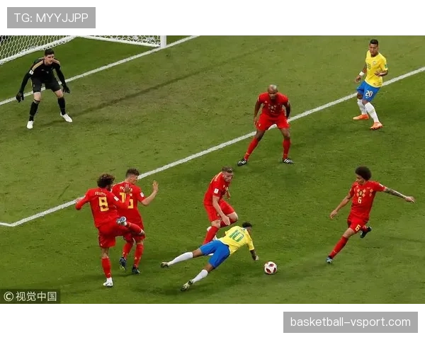 判罚争议中的裁判判定标准与常见误解解析