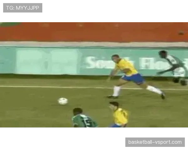 回传规则详解：门将用手接队友故意回传球是否构成犯规