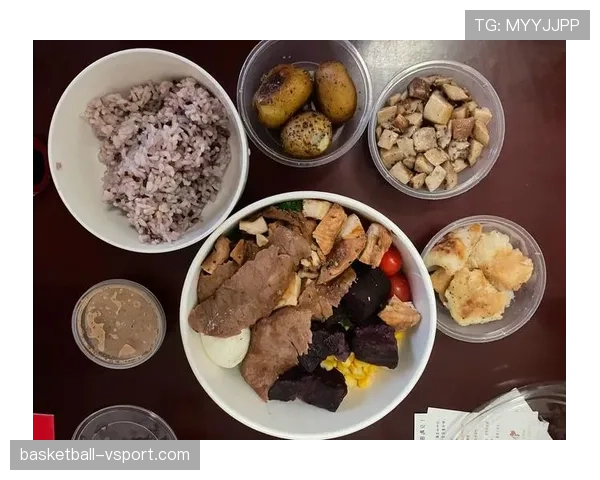 恩比德家的冰箱里塞满蛋白粉，连冰块都是鸡胸肉味的