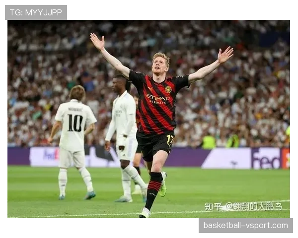 德布劳内与齐达内中场核心历史地位差距的关键因素解析